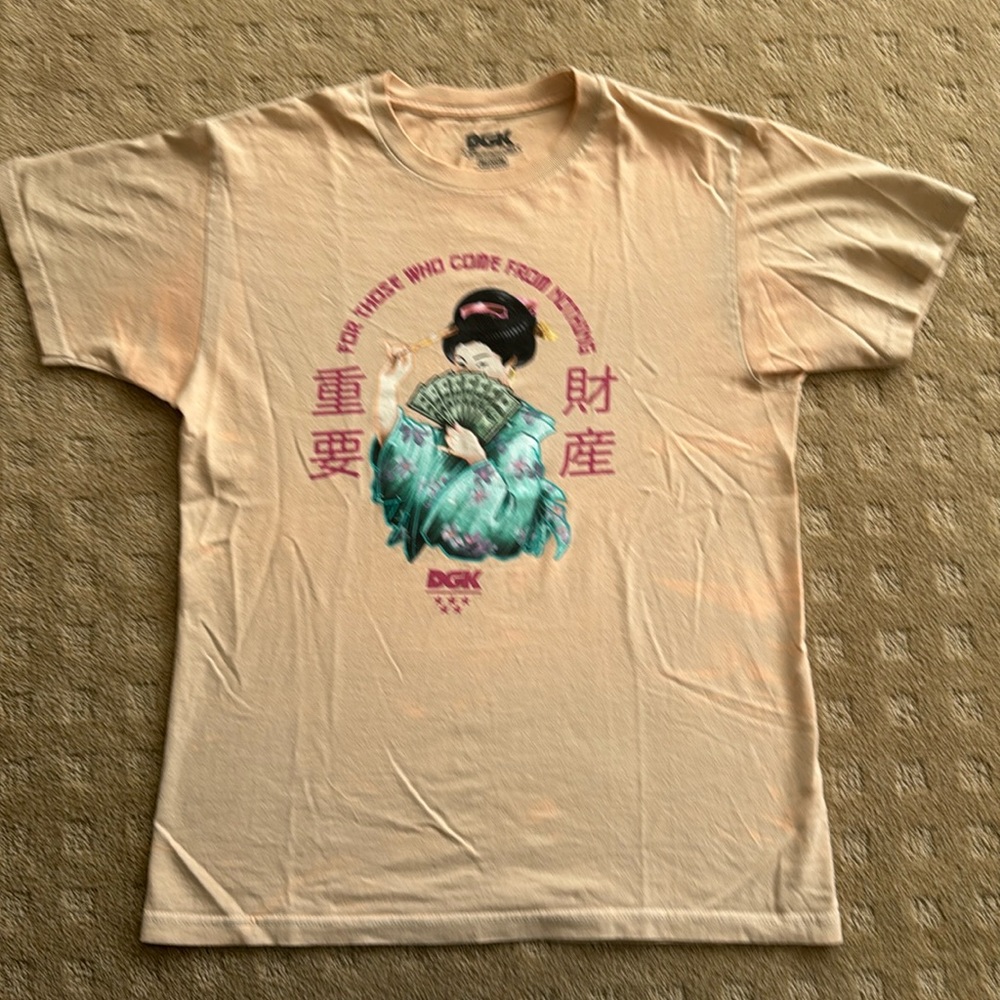 DGK medium T shirt